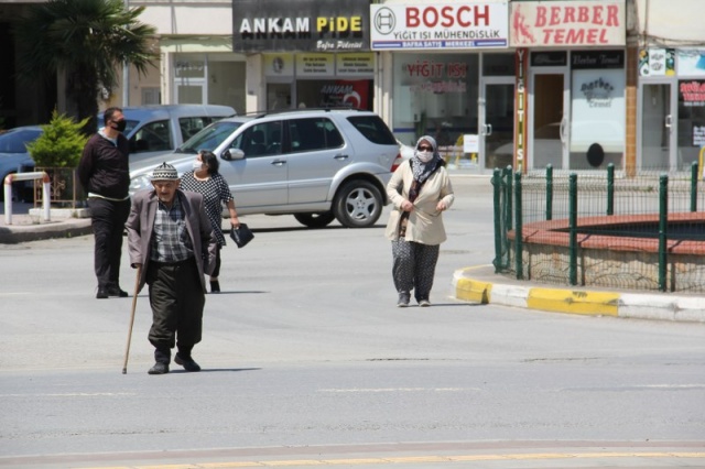Uzun Aradan Sonra Sokağa Çıktılar