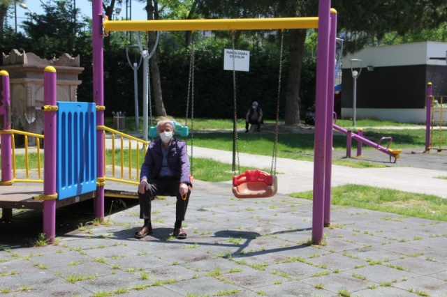 Uzun Aradan Sonra Sokağa Çıktılar