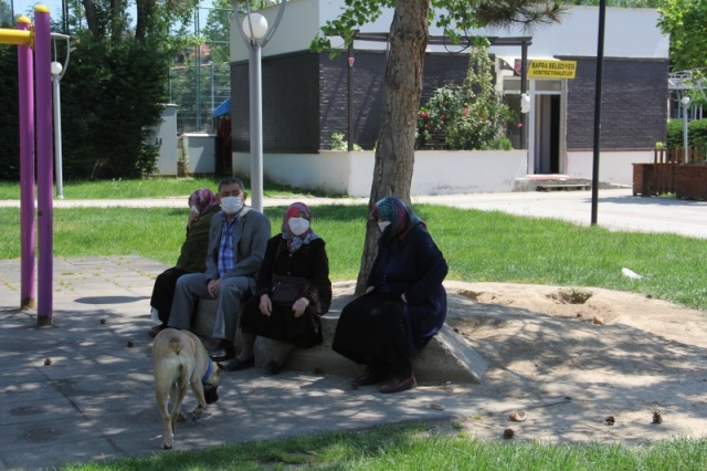 Uzun Aradan Sonra Sokağa Çıktılar