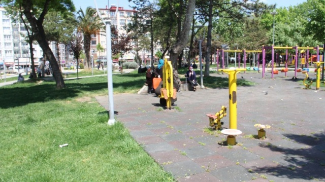 Uzun Aradan Sonra Sokağa Çıktılar