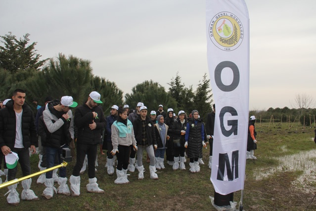 BAFRA'DA “DÜNYA ORMANCILIK GÜNÜ VE ORMAN HAFTASI” FİDAN DİKİMİ İLE KUTLANDI