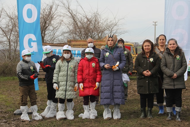 BAFRA'DA “DÜNYA ORMANCILIK GÜNÜ VE ORMAN HAFTASI” FİDAN DİKİMİ İLE KUTLANDI
