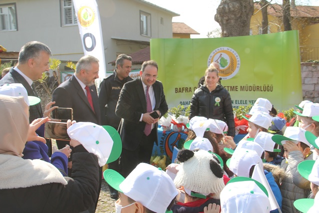 BAFRA'DA “DÜNYA ORMANCILIK GÜNÜ VE ORMAN HAFTASI” FİDAN DİKİMİ İLE KUTLANDI
