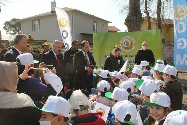 BAFRA'DA “DÜNYA ORMANCILIK GÜNÜ VE ORMAN HAFTASI” FİDAN DİKİMİ İLE KUTLANDI
