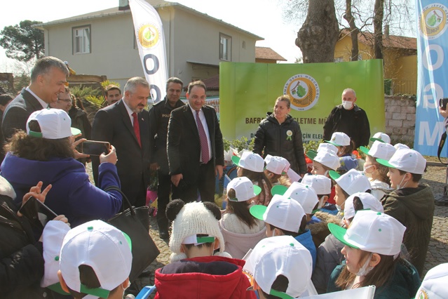 BAFRA'DA “DÜNYA ORMANCILIK GÜNÜ VE ORMAN HAFTASI” FİDAN DİKİMİ İLE KUTLANDI