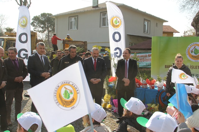 BAFRA'DA “DÜNYA ORMANCILIK GÜNÜ VE ORMAN HAFTASI” FİDAN DİKİMİ İLE KUTLANDI