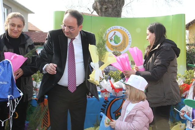 BAFRA'DA “DÜNYA ORMANCILIK GÜNÜ VE ORMAN HAFTASI” FİDAN DİKİMİ İLE KUTLANDI