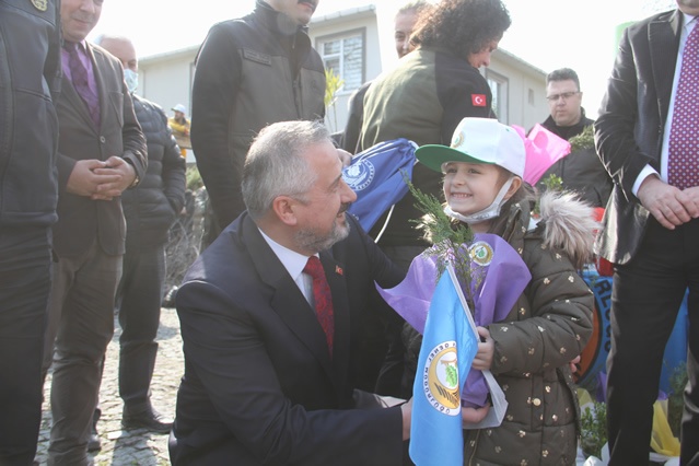 BAFRA'DA “DÜNYA ORMANCILIK GÜNÜ VE ORMAN HAFTASI” FİDAN DİKİMİ İLE KUTLANDI