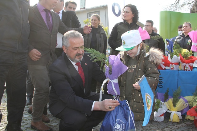 BAFRA'DA “DÜNYA ORMANCILIK GÜNÜ VE ORMAN HAFTASI” FİDAN DİKİMİ İLE KUTLANDI
