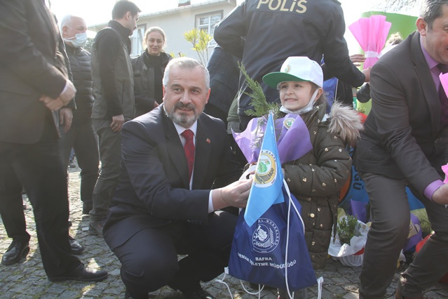 BAFRA'DA “DÜNYA ORMANCILIK GÜNÜ VE ORMAN HAFTASI” FİDAN DİKİMİ İLE KUTLANDI