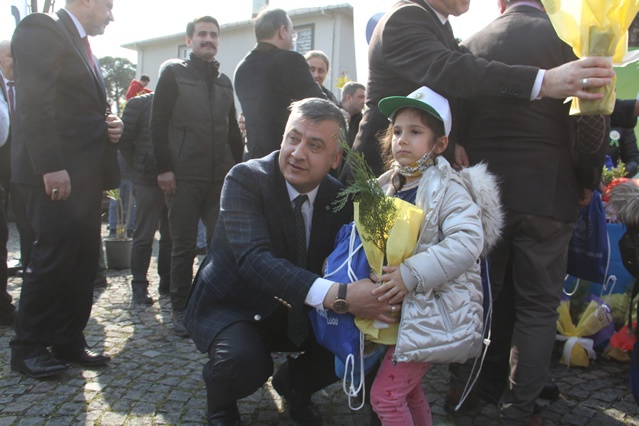 BAFRA'DA “DÜNYA ORMANCILIK GÜNÜ VE ORMAN HAFTASI” FİDAN DİKİMİ İLE KUTLANDI