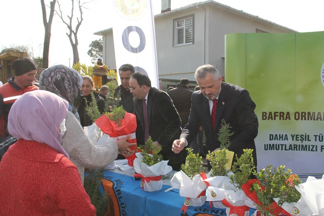 BAFRA'DA “DÜNYA ORMANCILIK GÜNÜ VE ORMAN HAFTASI” FİDAN DİKİMİ İLE KUTLANDI