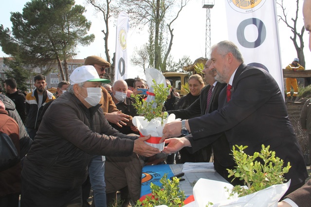 BAFRA'DA “DÜNYA ORMANCILIK GÜNÜ VE ORMAN HAFTASI” FİDAN DİKİMİ İLE KUTLANDI