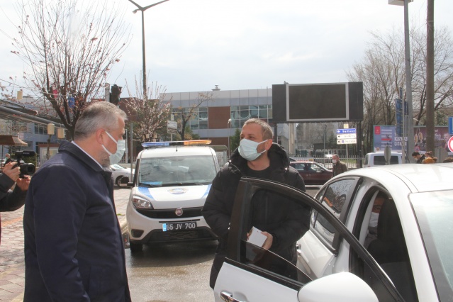 Başkan Kılıç Kandil Simiti Dağıttı