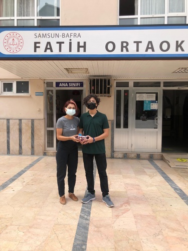 Bafra'nın güzide okullarindan Fatih Ortaokulu Fen Lisesini Kazanan öğrencilerini ödüllendirdi.