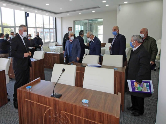 ODA BAŞKANLARINDAN YENİ MECLİS SALONUNA TAM NOT