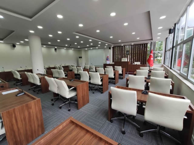 ODA BAŞKANLARINDAN YENİ MECLİS SALONUNA TAM NOT
