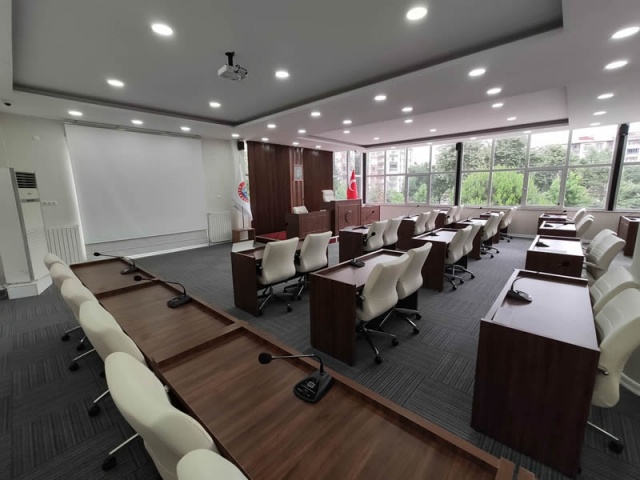 ODA BAŞKANLARINDAN YENİ MECLİS SALONUNA TAM NOT