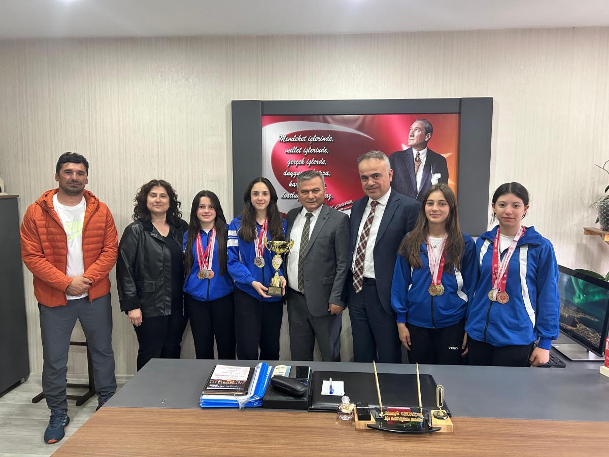 Samsunlu öğrenciler atletizmde bölge şampiyonu oldu