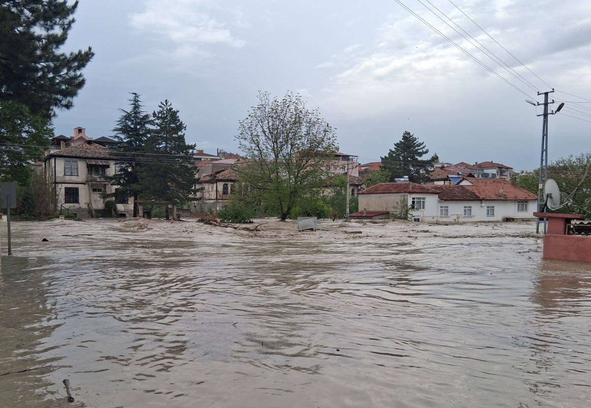 Havza'da sağanak etkili oldu