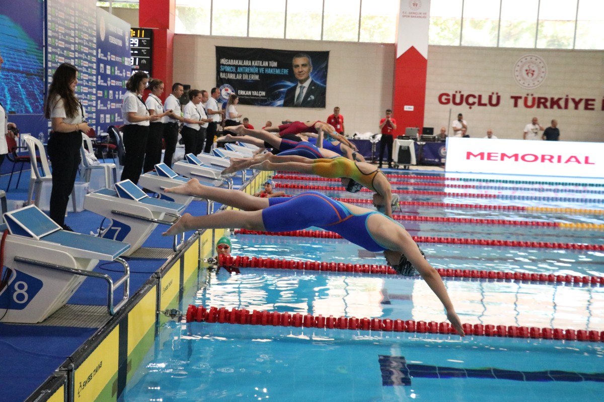 Samsun'da Sporcu Eğitim Merkezleri Türkiye Yüzme Şampiyonası başladı