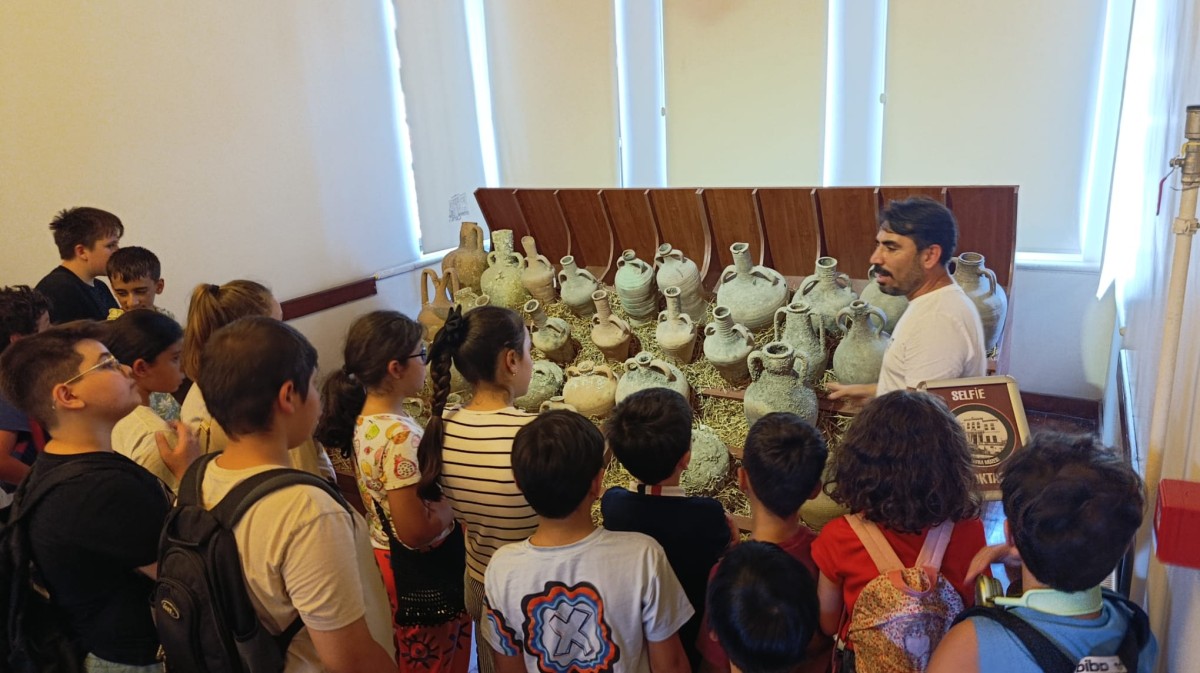 Bafra'da öğrenciler Arkeoloji ve Etnografya Müzesi'ni gezdi