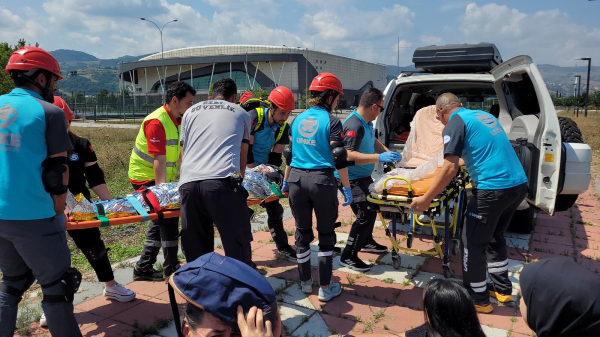Samsun'da UMKE Haftası'nda tramvay kazasına müdahale tatbikatı yapıldı