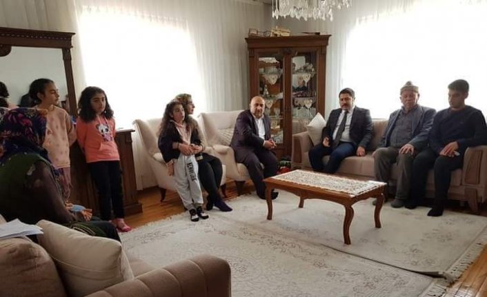 Çorum'un Bayat ilçesinde 43 depremzede misafir ediliyor