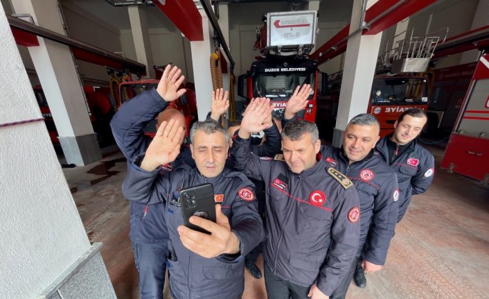 Kahramanmaraş'ta enkaz altında kalan İngilizce öğretmeni, kendisini kurtaran itfaiye ekibini unutmadı