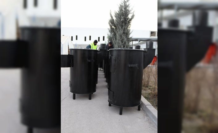 Kalyon PV çalışanları deprem bölgesindekiler için 100 varili odun sobasına dönüştürdü