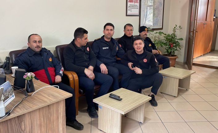 Kastamonulu itfaiyeciler enkaz altından anne ile kızını 3 saat arayla çıkardı