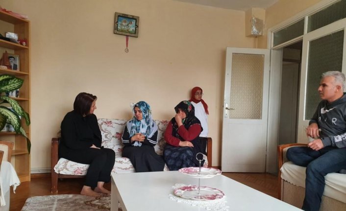 Ordu Valisi Sonel'in eşi depremzedeleri ziyaret etti