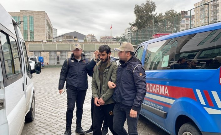 Samsun'da terör örgütü DEAŞ'a yönelik operasyonda yakalanan 6 zanlı adliyede