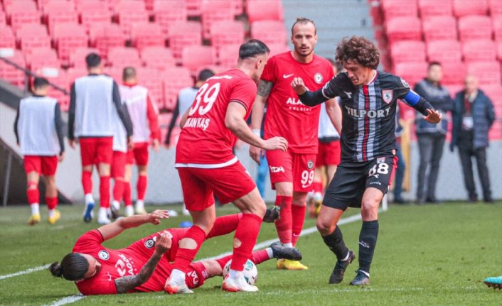 Samsunspor ile Çorum FK depremzedelere destek maçında karşılaştı