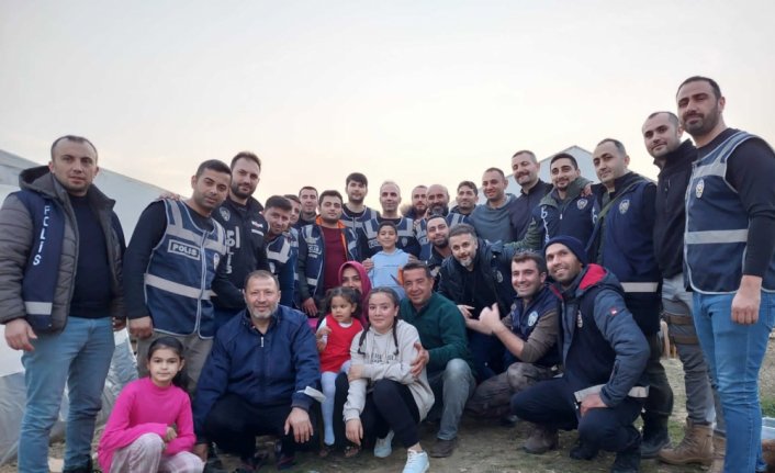 Samsun Emniyetinden Nurdağı'nda 11 yaşına giren Berat'a doğum günü sürprizi