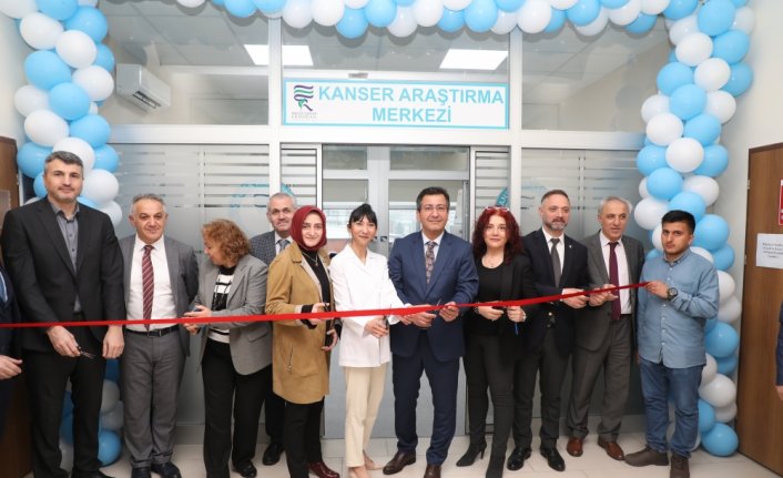 Recep Tayyip Erdoğan Üniversitesinde Kanser Araştırma Laboratuvarı açıldı