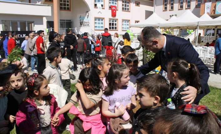 TÜBİTAK'tan destek alan projeyle özel gereksinimli çocuklara toprak sevgisi aşılanıyor