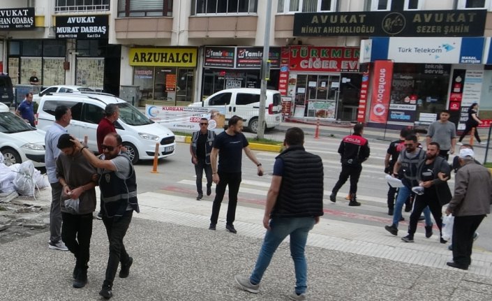 Çorum'da silahlı çatışmada yaralanan 3 kişiden 1'i tedavi gördüğü hastanede öldü