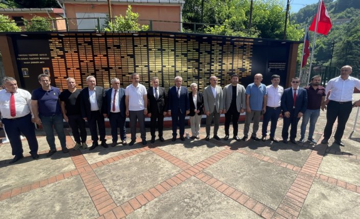 Zonguldak'ta iş kazasında hayatını kaybeden maden işçileri anısına yaptırılan anıt açıldı