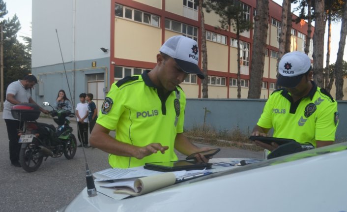 Amasya'da abartı egzoz ve motosiklet denetiminde 65 sürücüye para cezası uygulandı