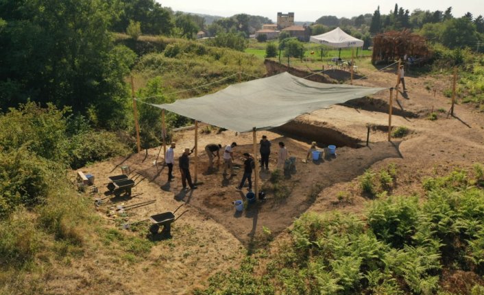 Belediye Başkanı Kılıç, İkiztepe Höyüğü kazı ekibini ziyaret etti