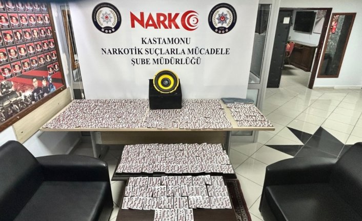 Kastamonu'da otomobilin hoparlöründe 5 bin 558 uyuşturucu hap ele geçirildi