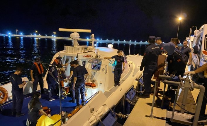 Bartın'da kruvaziyerde rahatsızlanan yolcu ve yaralanan mürettebat, tedavi edildi