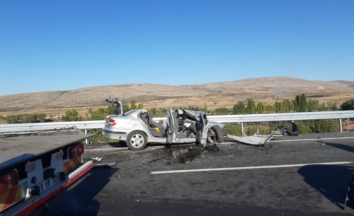 Çorum'da iki otomobilin çarpıştığı kazada 1 kişi öldü, 2 kişi yaralandı
