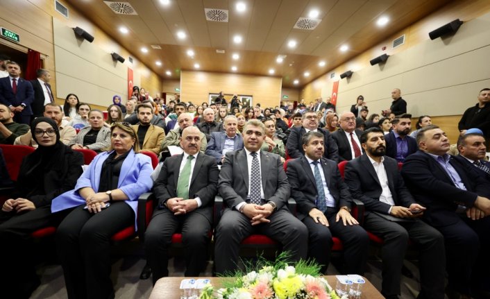 Düzce'de düzenlenen panelde medya ve yerel yönetimler ele alındı