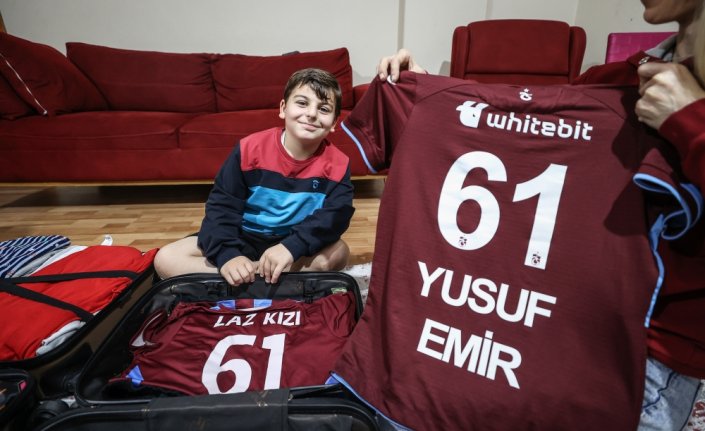 Bursa'da biber gazlı saldırıya uğrayan Trabzonsporlu çocuk, takımının maçını tribünden izleyecek