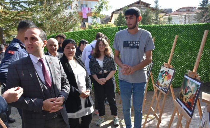 Çorum'da üniversite öğrencileri, İsrail'in Filistin'e saldırılarına sergi ile dikkat çekti