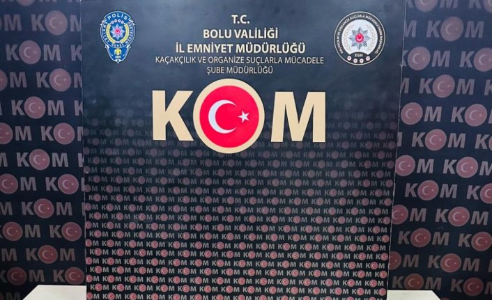 Bolu'da yurt dışı lisanslı 5 kilogram külçe altın ele geçirildi