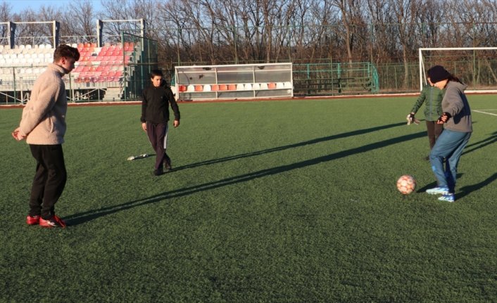 Samsunlu 13 yaşındaki Nehir, geleceğin 33 yıldız kız futbolcu adayı arasına seçildi