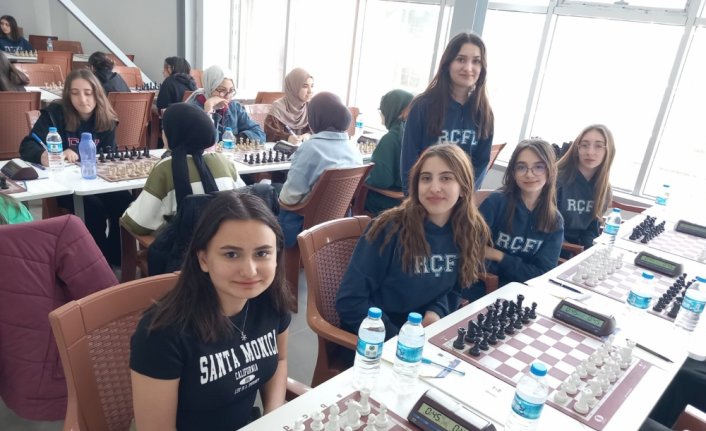 Satrançta Kavak Rıdvan Çelikel Fen Lisesi öğrencileri il birincisi oldu